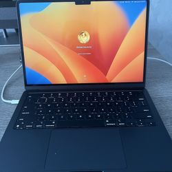 MacBook Air 13in M2 256GB Like New