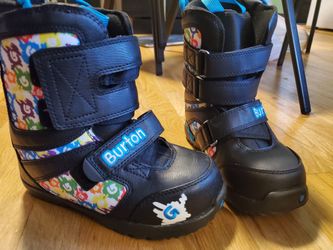 Burton snowboard boots kids size 3 like new