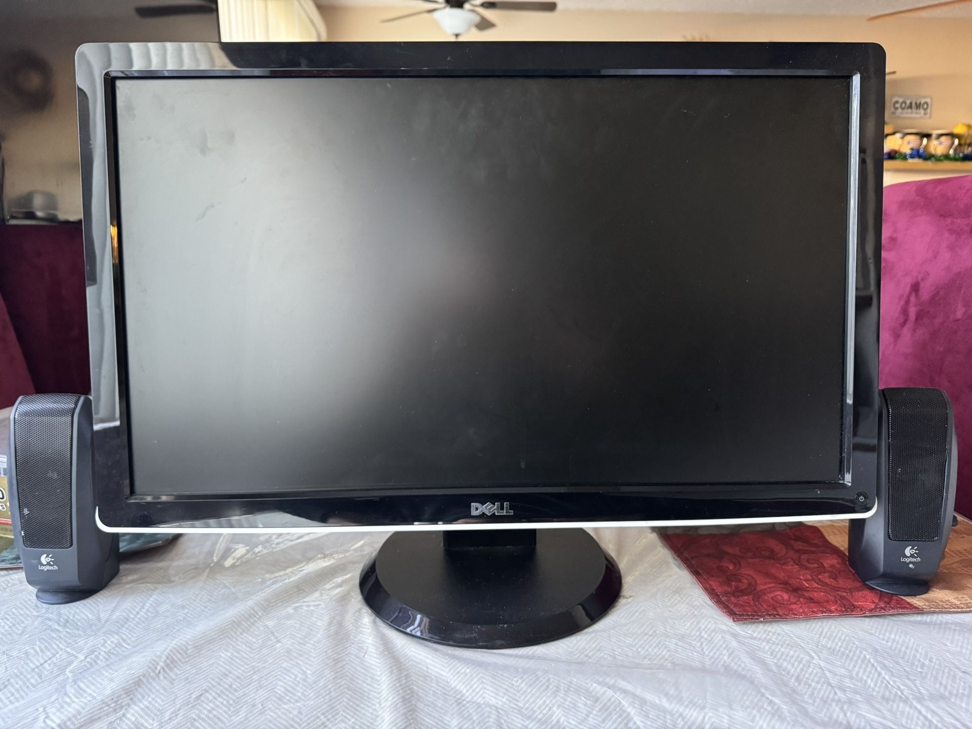 Dell St2410b 1920 x 1080 Resolution 24" Widescreen LCD Flat Panel Computer Monitor Display With Logitech speakers