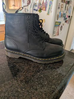 Dr. Martens black original Boots