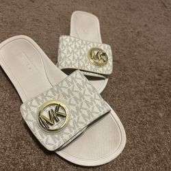 Micheal Kors MK Charm Slides