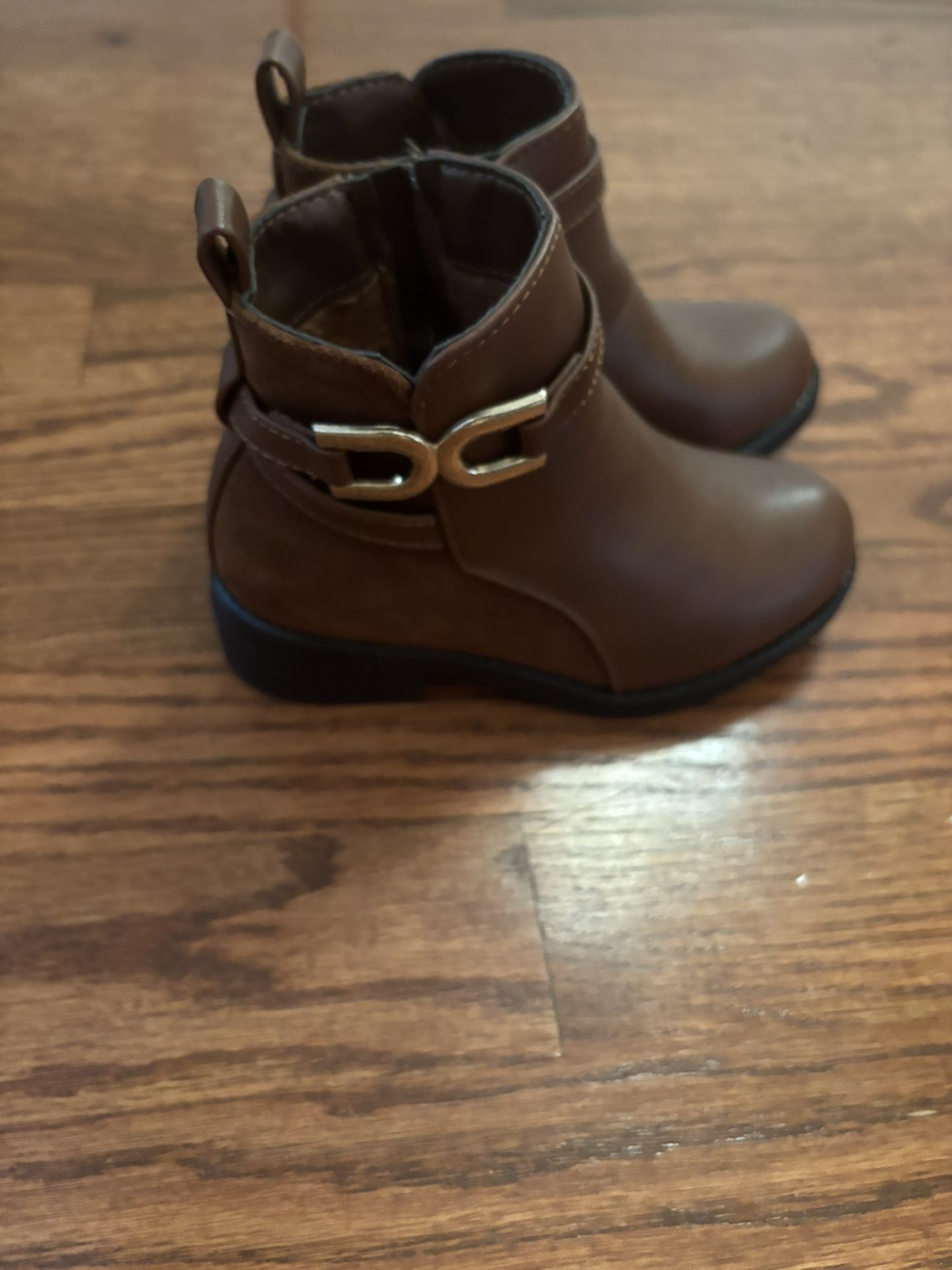Girls Brown boots