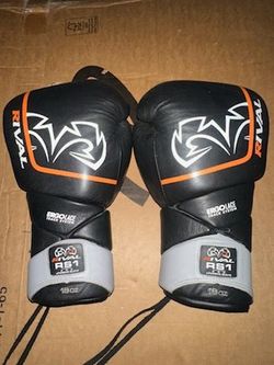 Rival RS1 Leather Pro Sparring Gloves