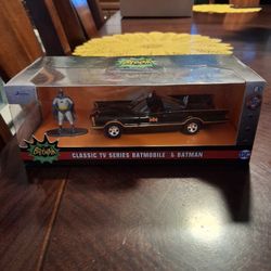 BATMOBILE WITH BATMAN