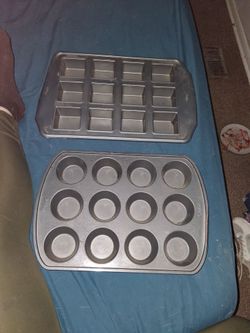 Muffin pans