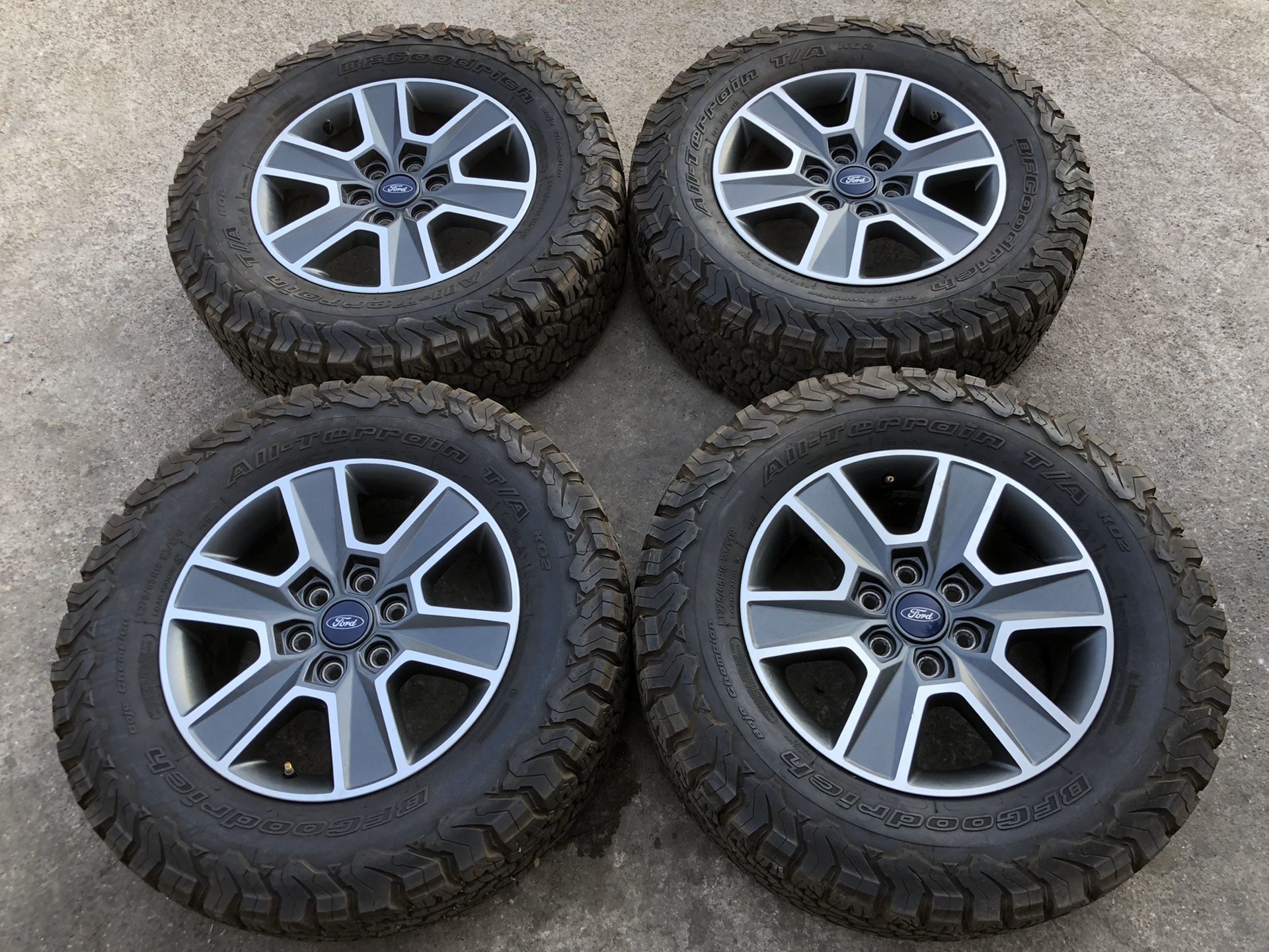 Ford Factory rims and BFG All Terrain KO2 Tires 6 Lug wheels 6x135 Bolt pattern BFGoodrich Ko 2 Rines y llantas 2017 F 150 Expedition 2016 F-150 rine