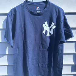 New York Yankees T-Shirt Size Medium    #42 Mariano Rivera