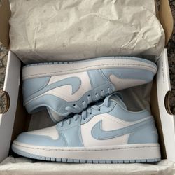 New Jordan 1 Low Ice Blue Size 10W (8.5 Men)