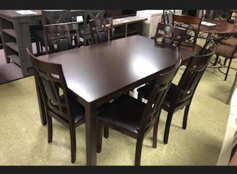 Paige 7 online piece dining set