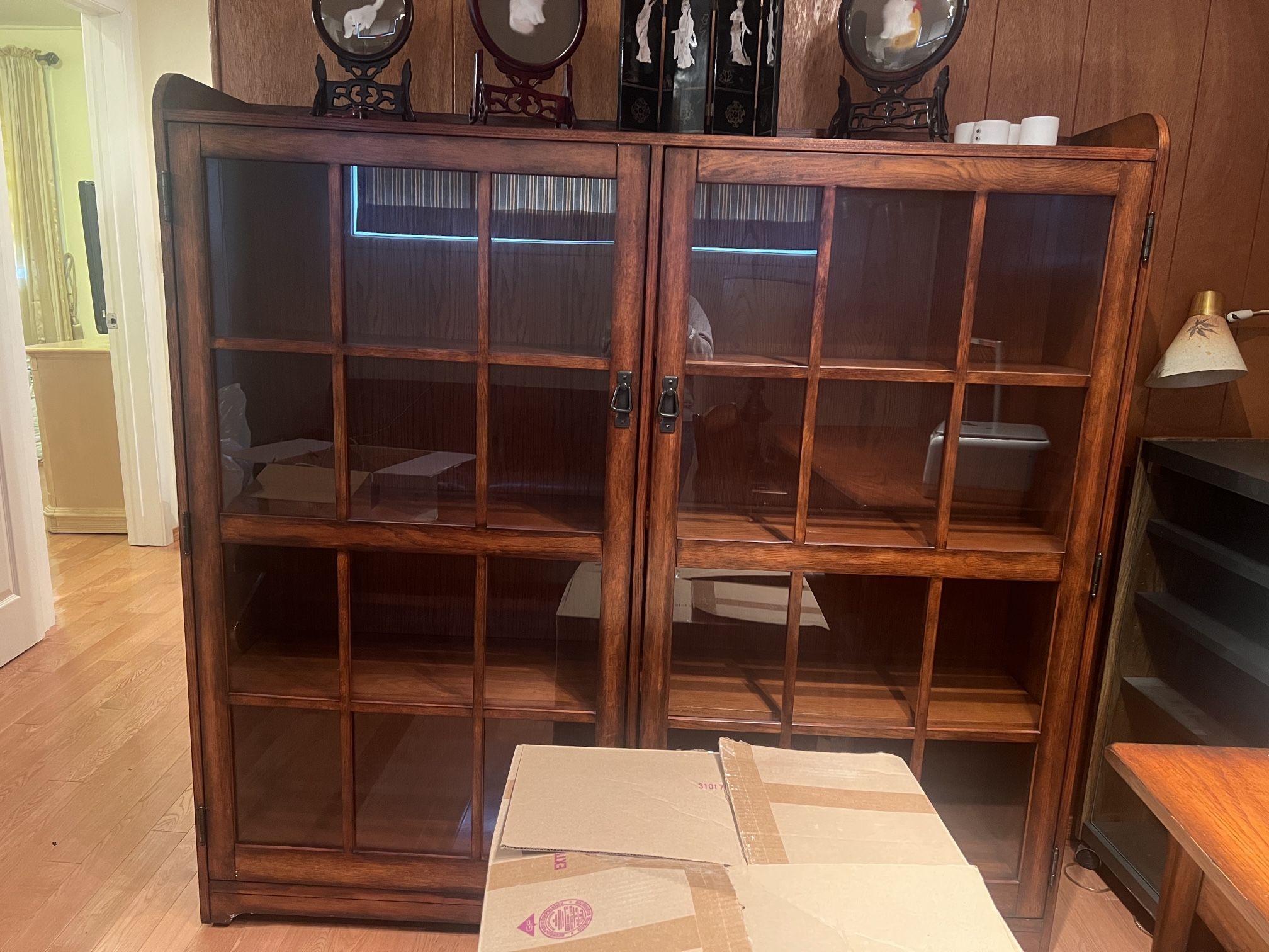 Vintage Look Book Shelf/ Cabinet