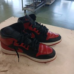 Nike Air Jordan 1 Mid "Banned", (Red And Black)