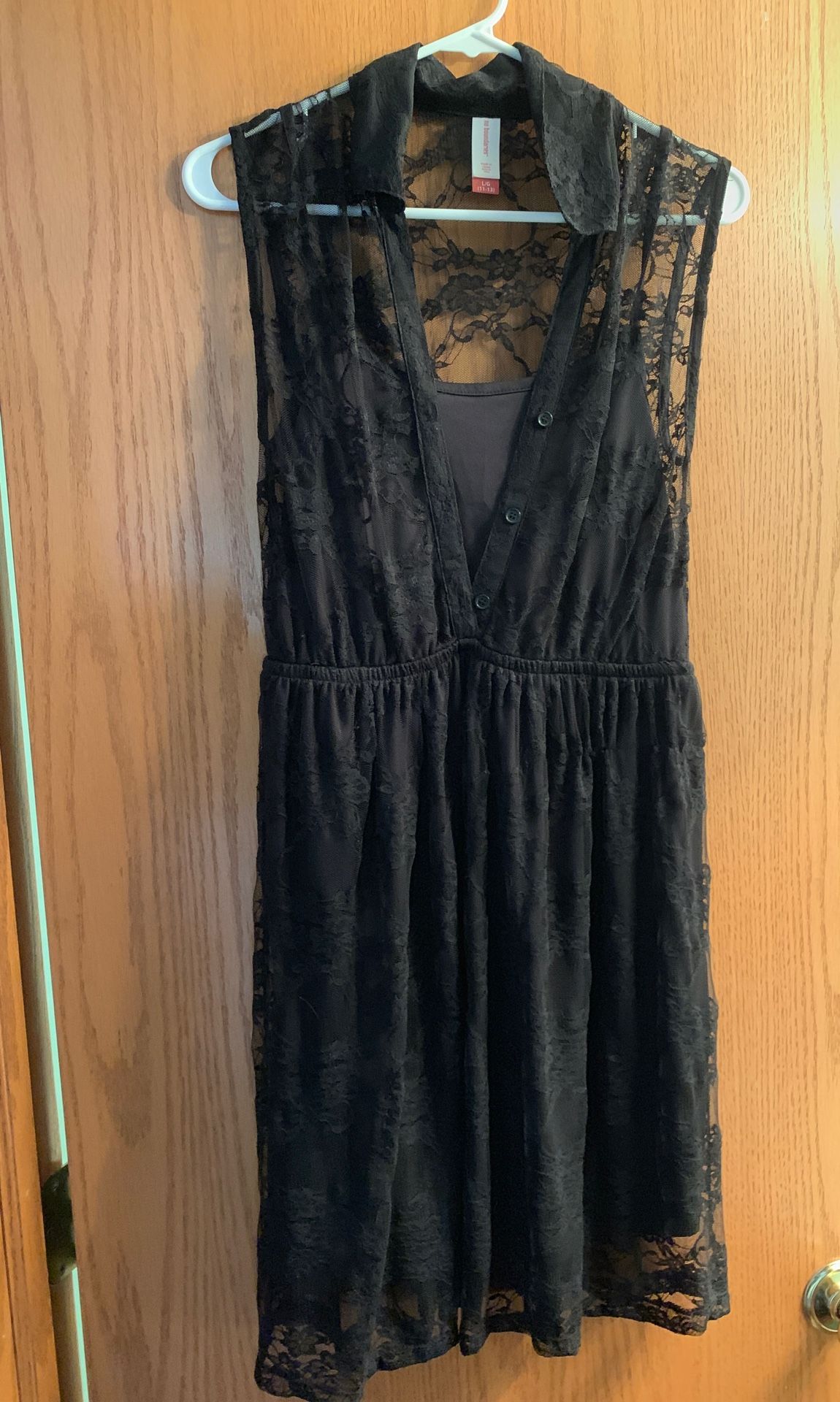 Juniors black lace dress