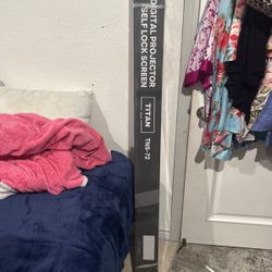 Digital Projector Self Lock Screen