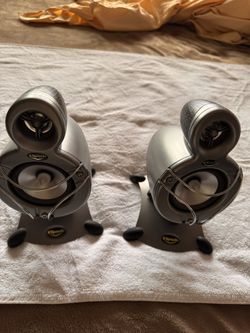 2 Pro Media Klipsch Speakers
