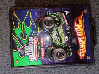 Hot Wheels Monster Jam Grave Digger Carry Case