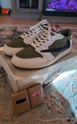 Jordan 1 low Travis Scott