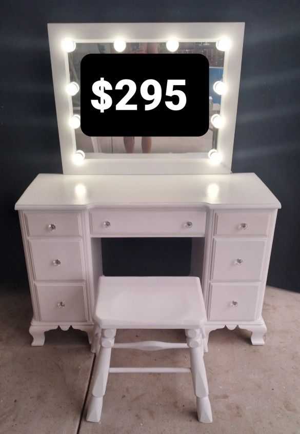 White Makeup Vanity 