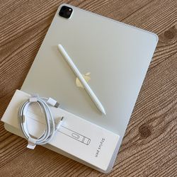 iPad Pro 12.9” (M2 chip / 2022 model) 6th Generation 128GB with  keyboard case and stylus pen 