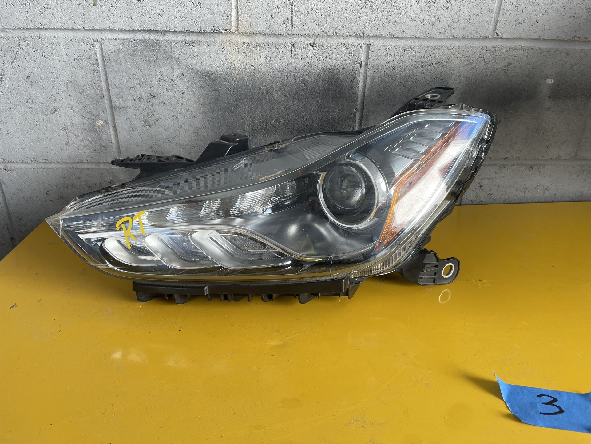 Maserati Ghbli Headlight