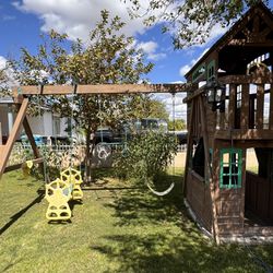 Outdoor PlaySet / Treehouse 