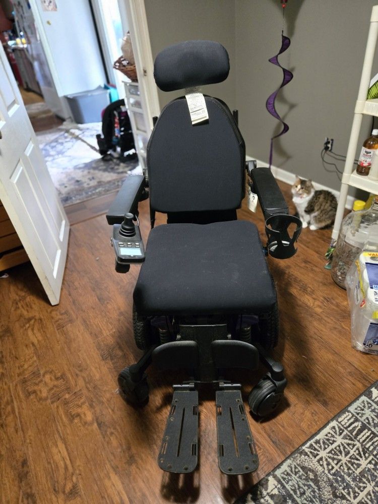 Quantum Edge 6 Wheelchair