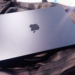 Macbook AIR M2 ( Locked)
