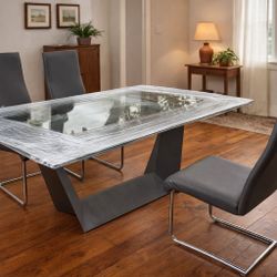 Table And Chair Like New 