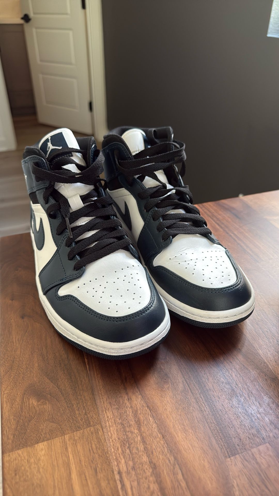 Jordan 1 Mid