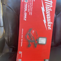 Milwaukee Clamping Floodlight