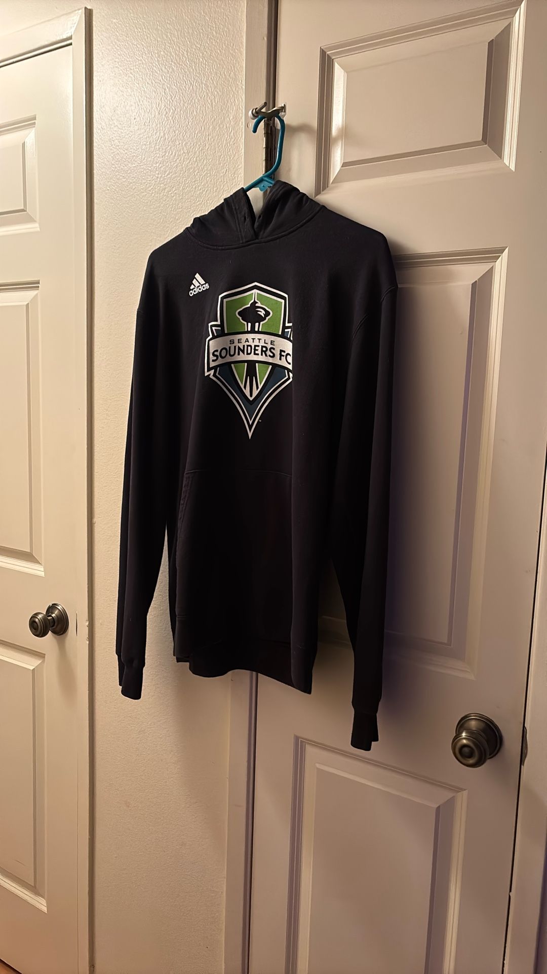 Men’s Large SEA Sounders Hoodie