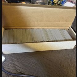 Vintage Magic The Gathering card lot. In a 800 count box so guessing over 700 vintage cards. 