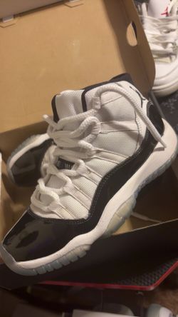 Air Jordan 11 Retro Concord - Size 5Y