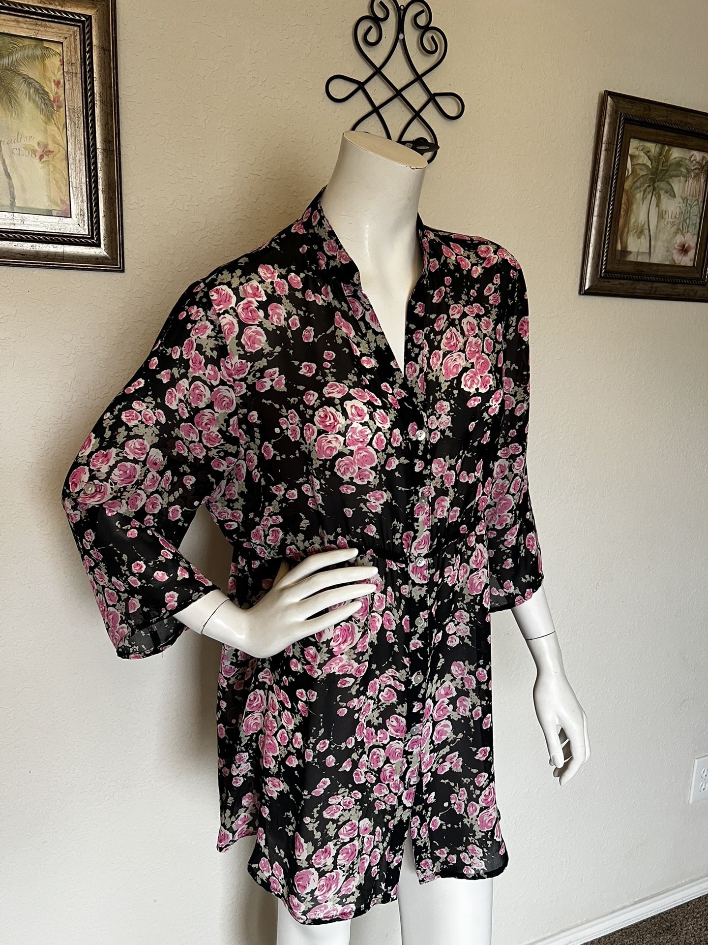 Quintessential dress/top size XL