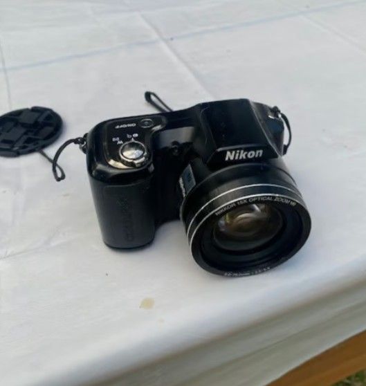 NIKON COOLPIX L100 Digital Camera