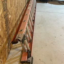 32’ extended ladder 