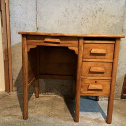Kids’ Desk