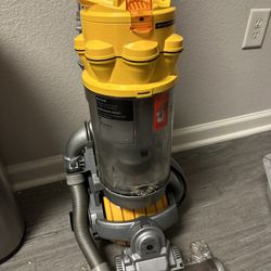 Dyson BALL vacuum In Great Condition 