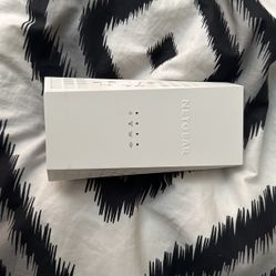 NETGEAR EX7300-100NAR Nighthawk AC2200 Plug-In WiFi Range Extender (Renewed)