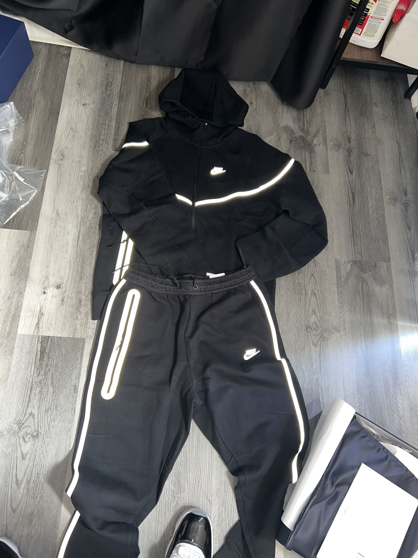 Nike Tech Reflective Set