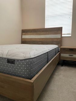 Queen Wood bed frame & mattress