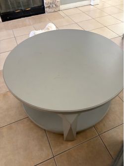 Round coffee table