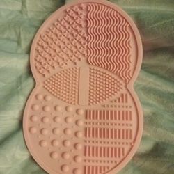 🩷 Rubber Brush Cleaner - Still Available