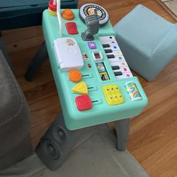 Baby DJ table