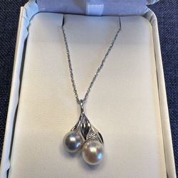 Na Hoku Pearl Factory 14k white gold maile leaf pendant with a diamond, pink Akoya pearl and silver Akoya pearl