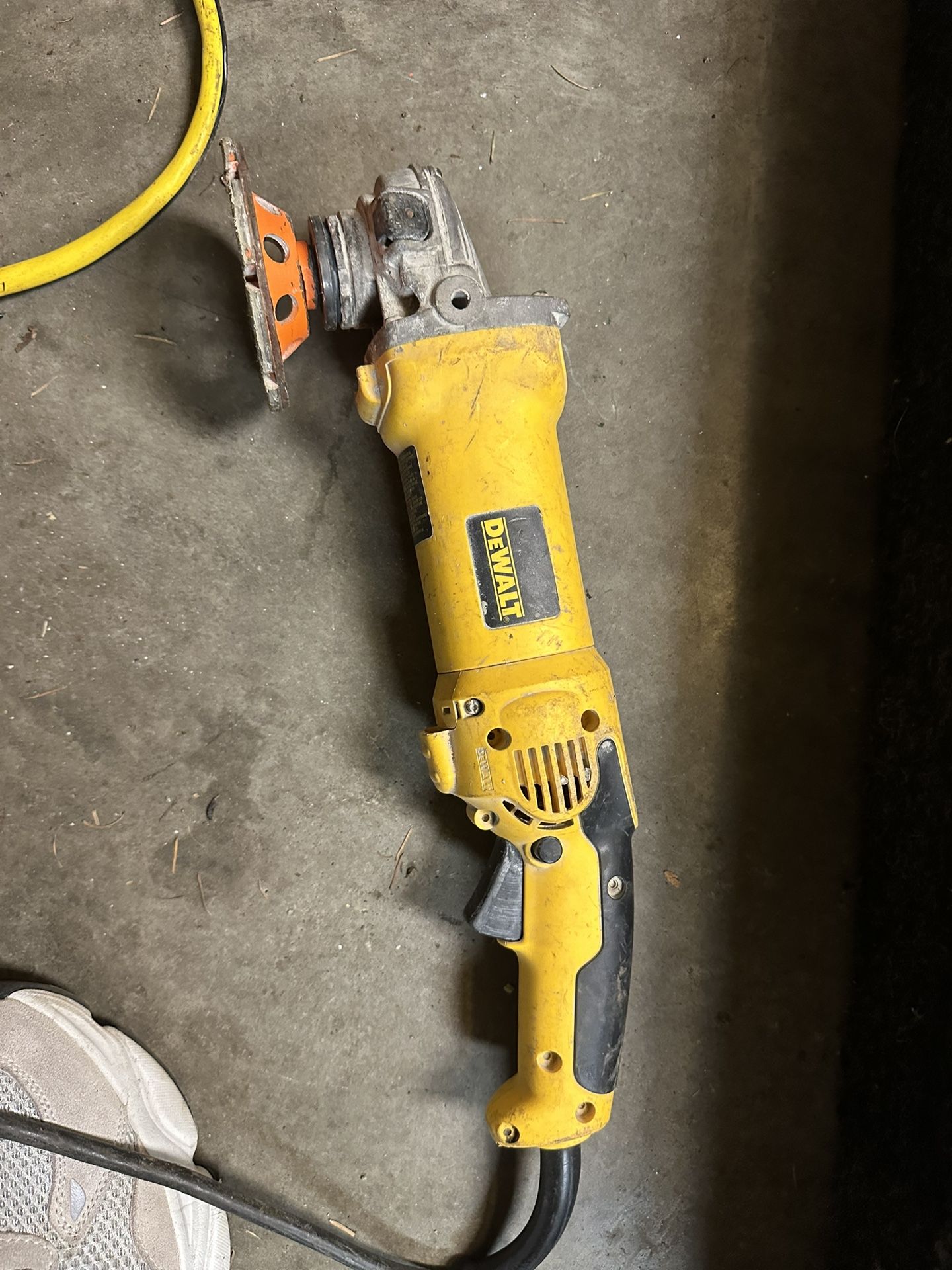 DeWalt D28116 4-1/2” angle grinder