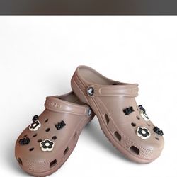 Crocs WOMEN’S SIZE 7