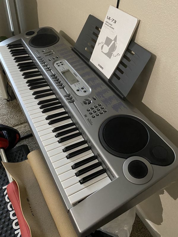 LIKE NEW CASIO LK73 PIANO KEYBOARD for Sale in Chino Hills, CA OfferUp