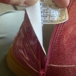 Big Kid Size 6 (Women’s Size 8) Pink, Sparkly Uggs 