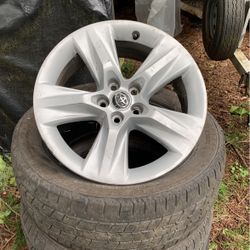 I have three aluminum Highlander 2015 wheels