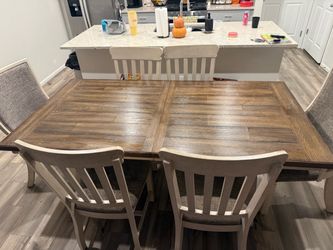Farmhouse-Style Kitchen Table – Seats 6–8